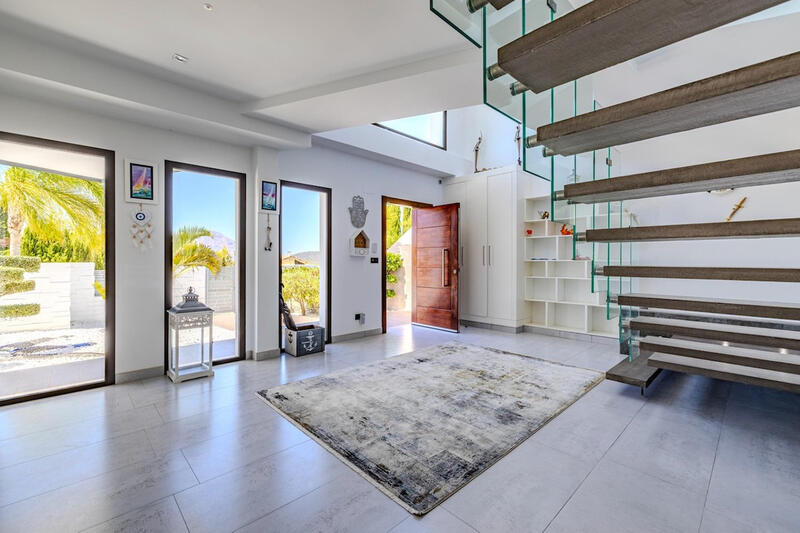 5 bedroom Villa for sale