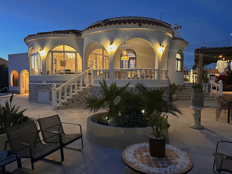 Villa à vendre dans Torrevieja, Alicante Villa à vendre dans Torrevieja, Alicante