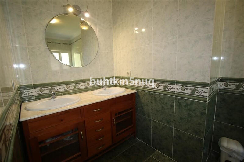 12 bedroom Villa for sale