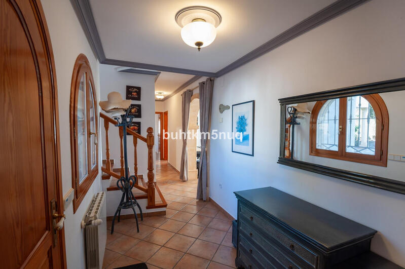 4 Cuarto Villa en venta