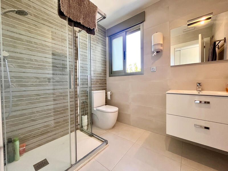 4 Cuarto Villa en venta