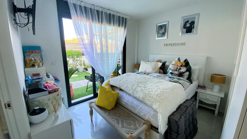 4 Cuarto Villa en venta