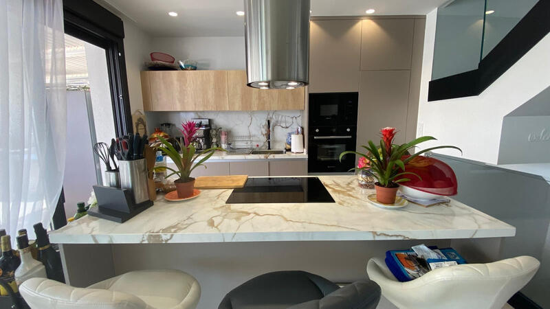 4 Cuarto Villa en venta