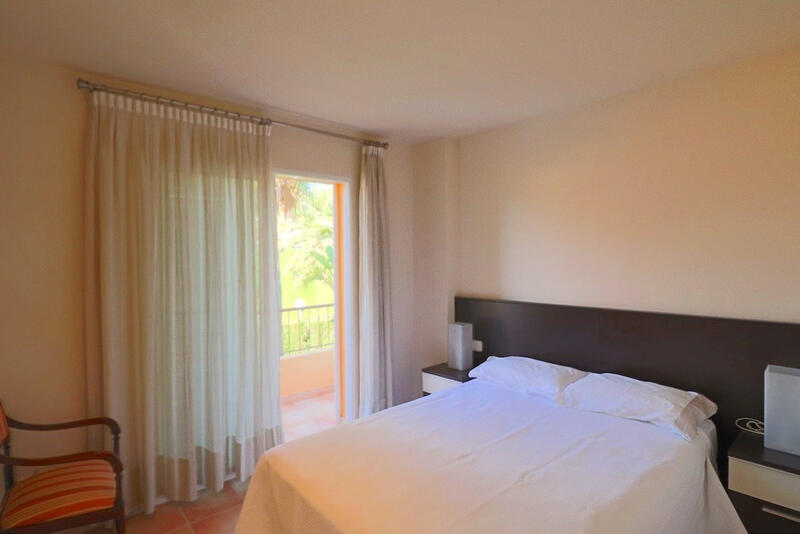 4 спальная комната вилла продается