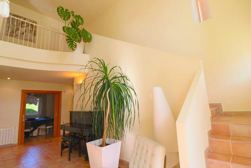 4 спальная комната вилла продается