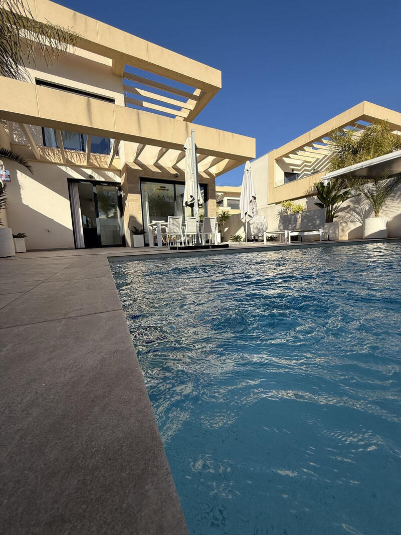 3 Cuarto Villa en venta