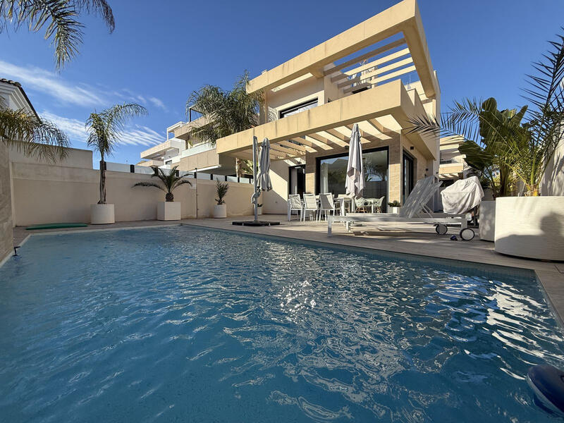 3 Cuarto Villa en venta