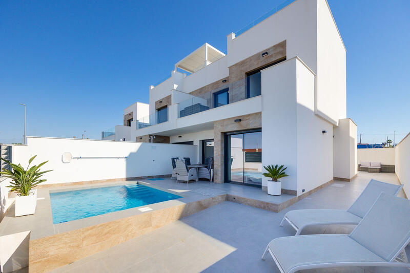 Villa till salu i Los Montesinos, Alicante