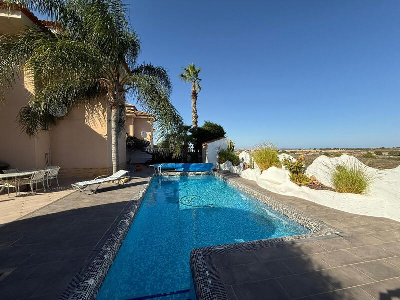 3 спальная комната вилла продается