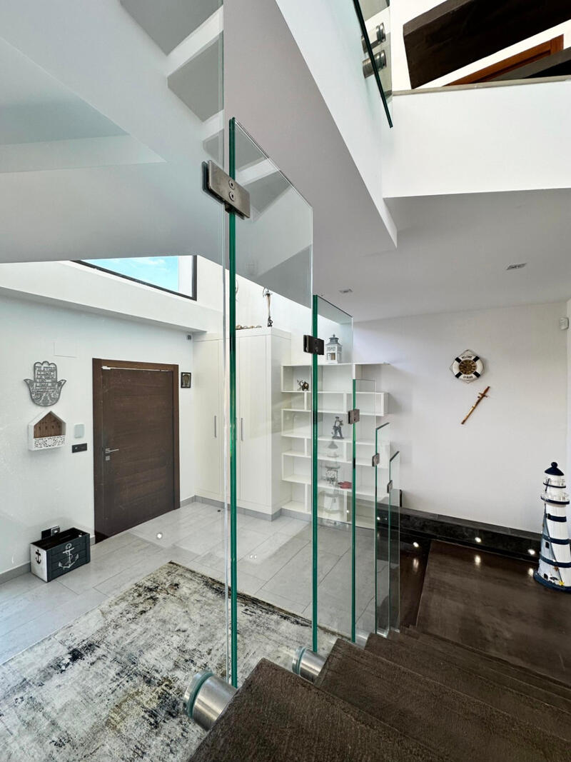 5 спальная комната вилла продается