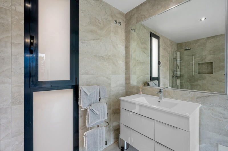 3 Schlafzimmer Villa zu verkaufen 3 Schlafzimmer Villa zu verkaufen