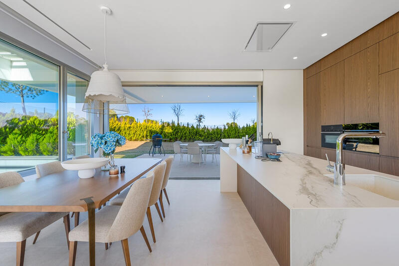 3 спальная комната квартира продается