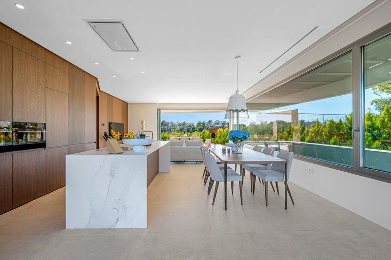 3 спальная комната квартира продается