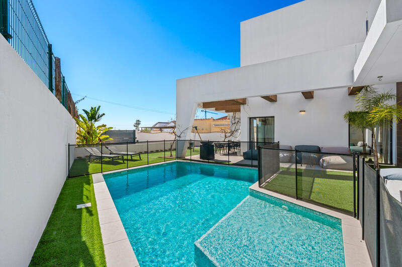 4 slaapkamer Villa Te koop