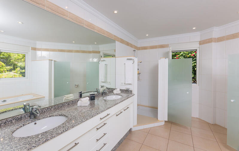 7 bedroom Villa for sale