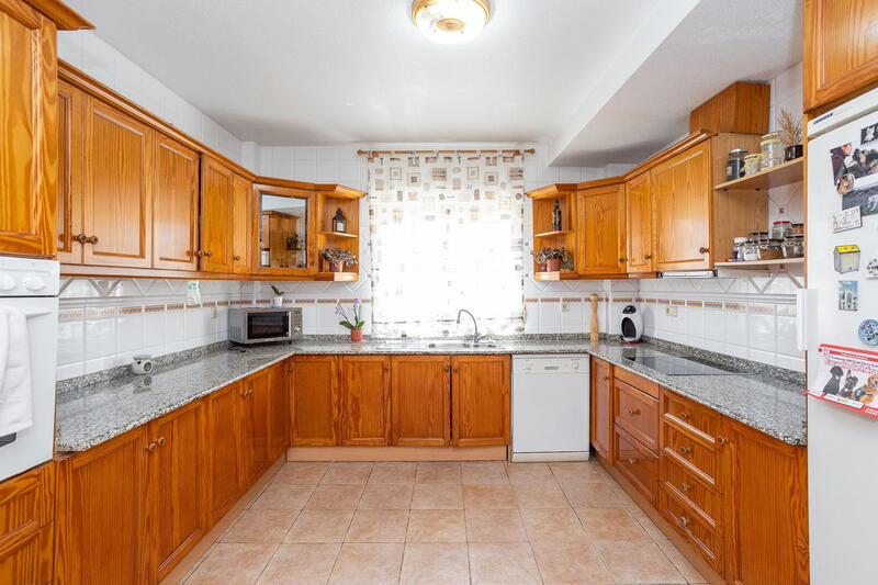 6 Cuarto Villa en venta