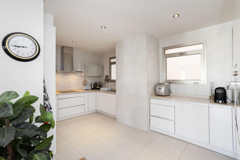 4 slaapkamer Appartement Te koop 4 slaapkamer Appartement Te koop