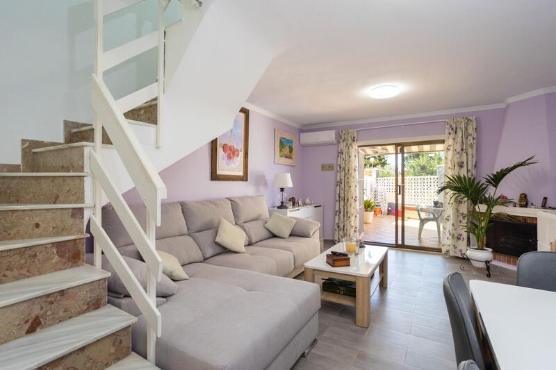 2 bedroom Townhouse for sale