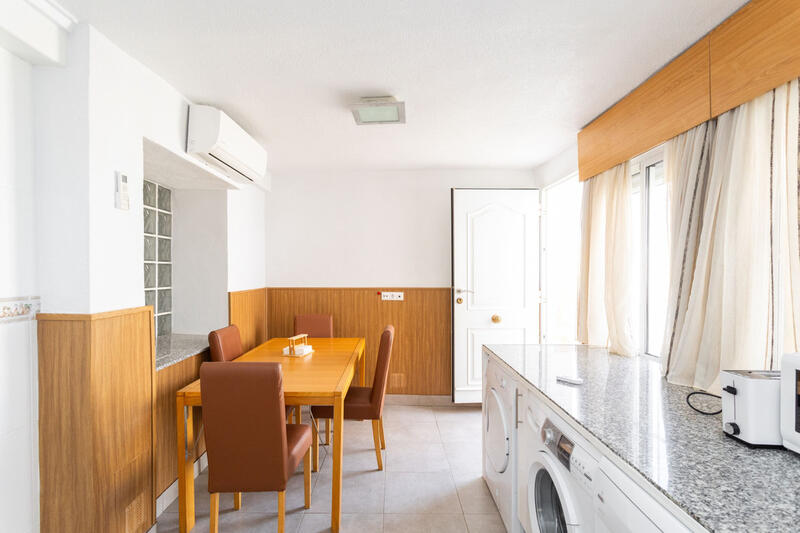 4 slaapkamer Gezinswoning Te koop