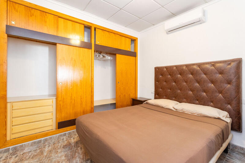 4 slaapkamer Gezinswoning Te koop