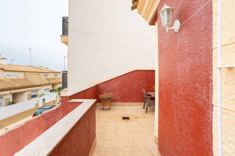 4 bedroom Townhouse for sale