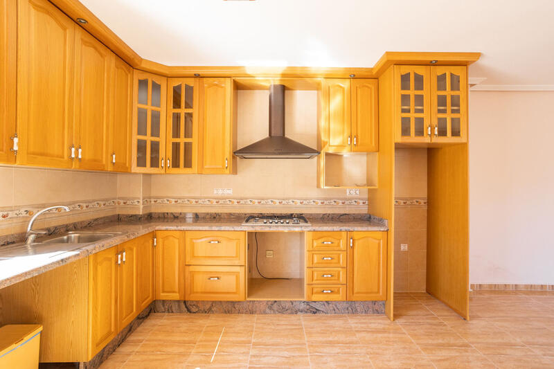 4 bedroom Townhouse for sale