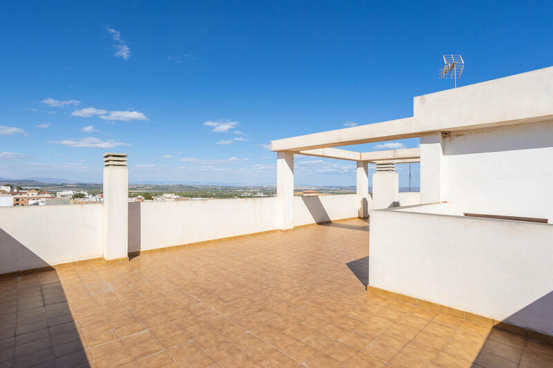 4 bedroom Townhouse for sale