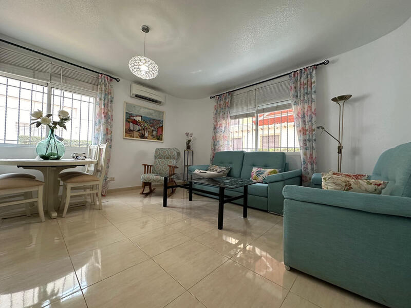 4 bedroom Townhouse for sale