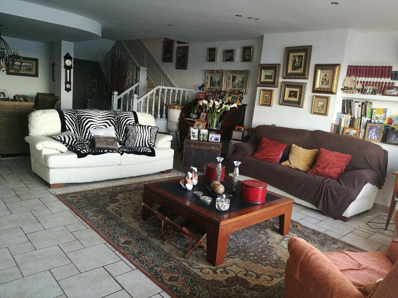 4 bedroom Villa for sale