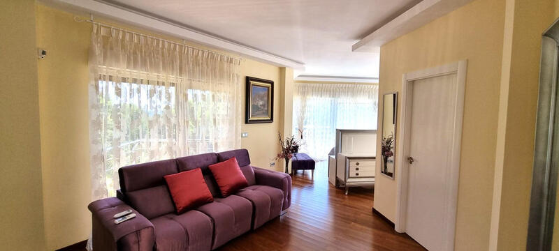 7 Cuarto Villa en venta