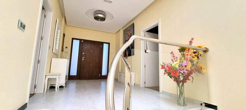 7 Cuarto Villa en venta