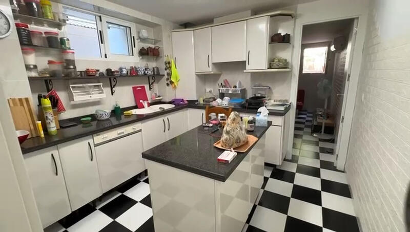 4 Cuarto Villa en venta