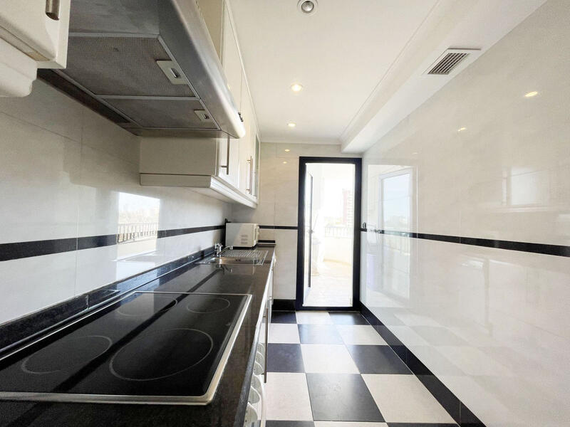 3 bedroom Apartment for sale