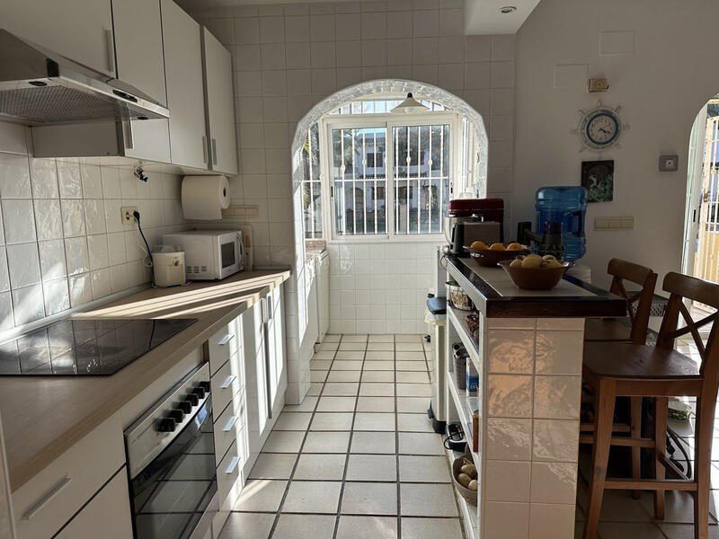 4 slaapkamer Gezinswoning Te koop