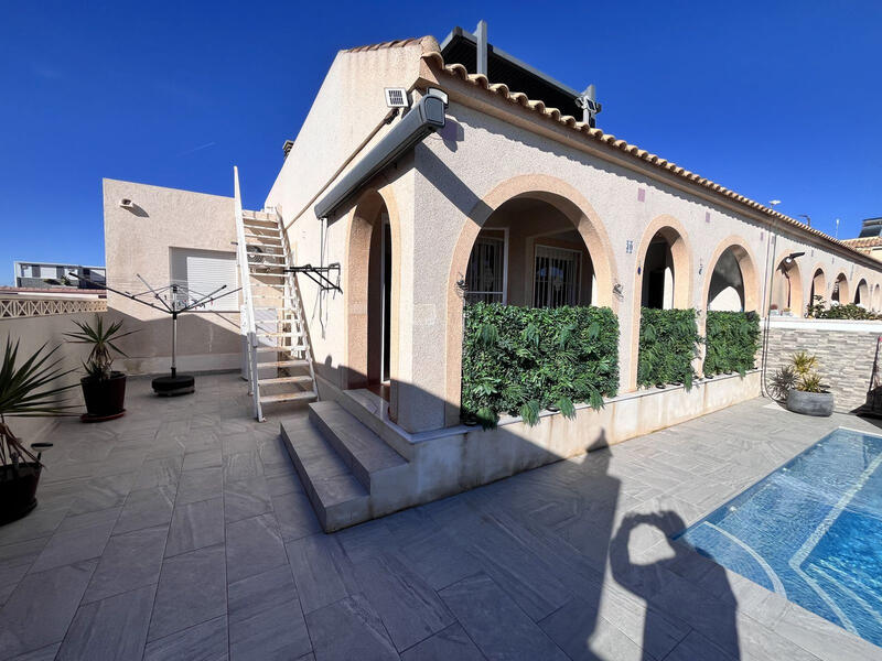 3 Cuarto Villa en venta