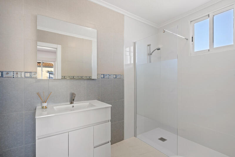 4 Cuarto Villa en venta