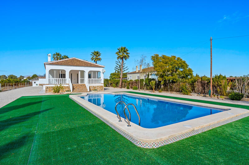 4 Cuarto Villa en venta