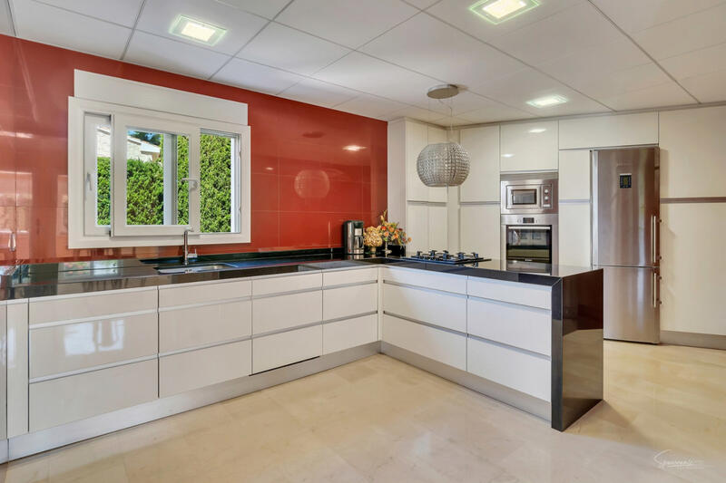 4 slaapkamer Villa Te koop