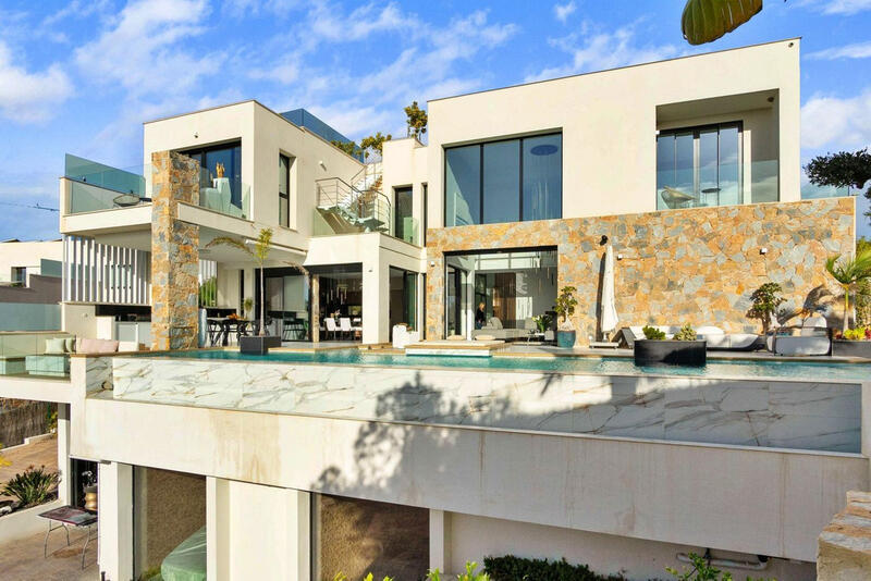 4 Cuarto Villa en venta