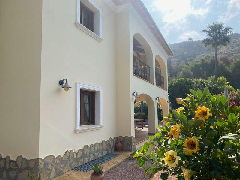 5 bedroom Villa for sale