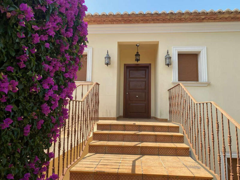 5 bedroom Villa for sale