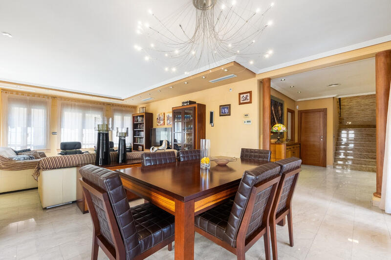 4 sovrum Villa till salu