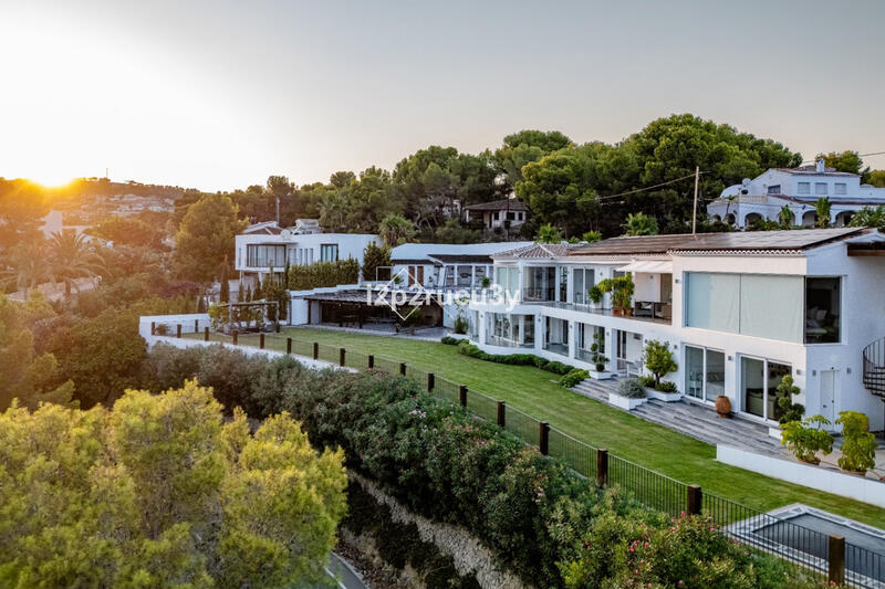 5 bedroom Villa for sale