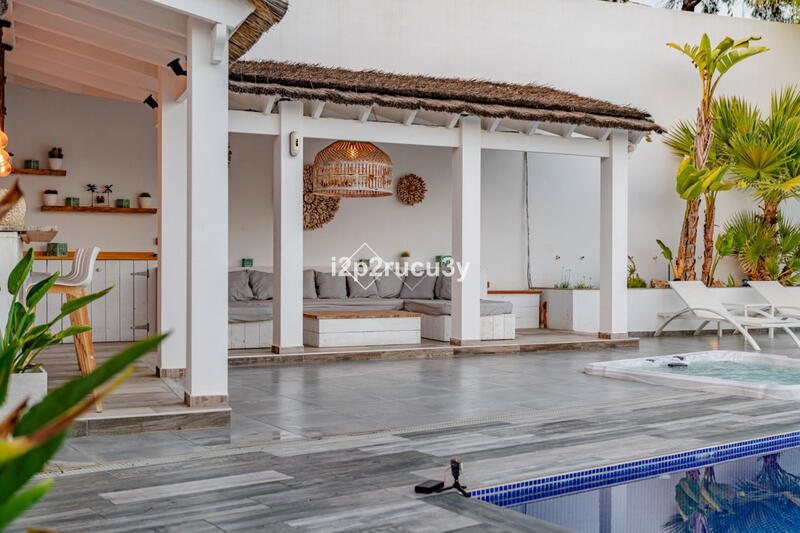 5 bedroom Villa for sale