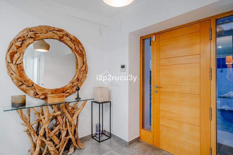 5 bedroom Villa for sale