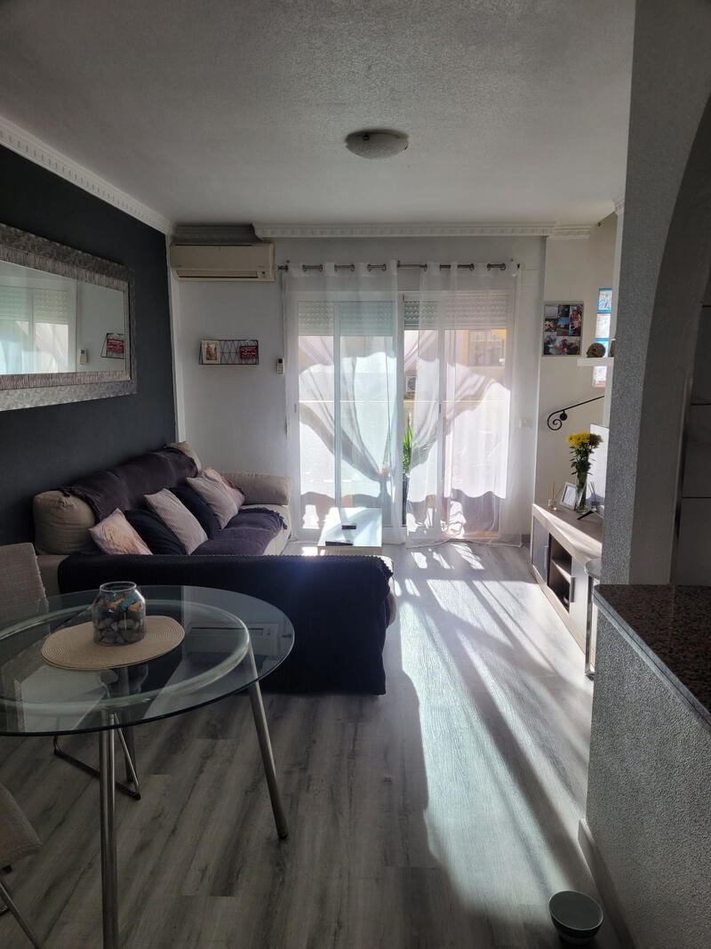 2 slaapkamer Gezinswoning Te koop 2 slaapkamer Gezinswoning Te koop