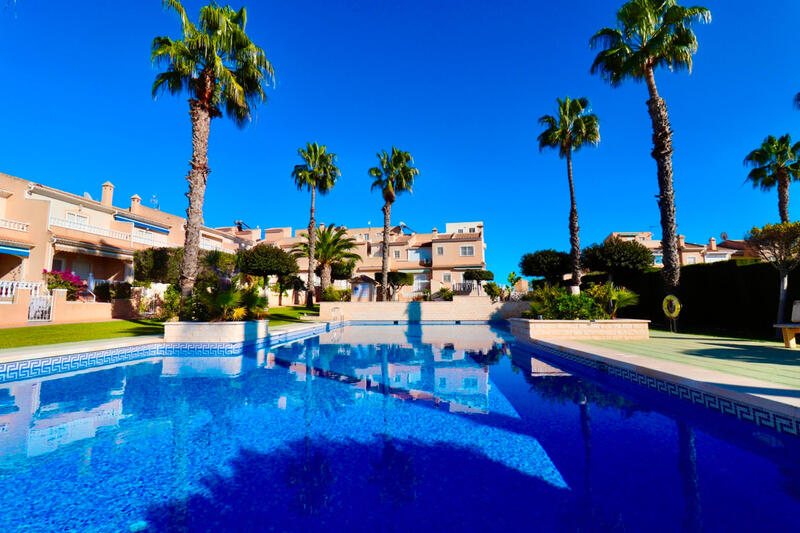 2 sovrum Radhus till salu