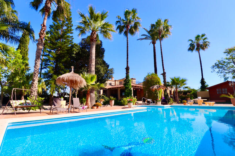 Villa for sale in Almoradí, Alicante