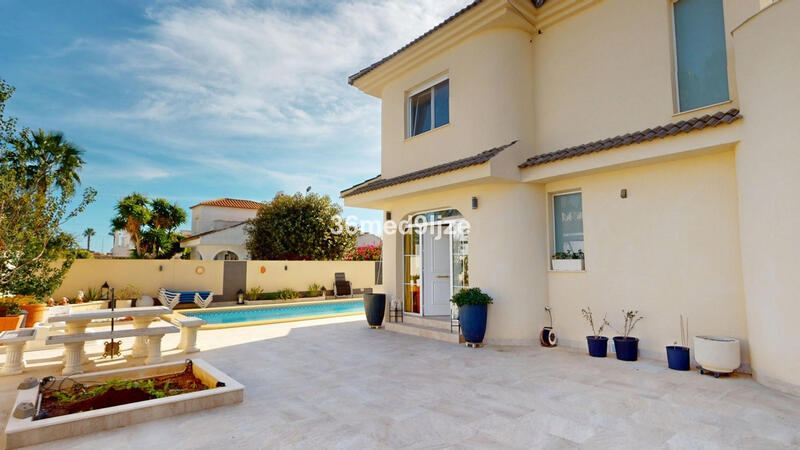 5 slaapkamer Villa Te koop