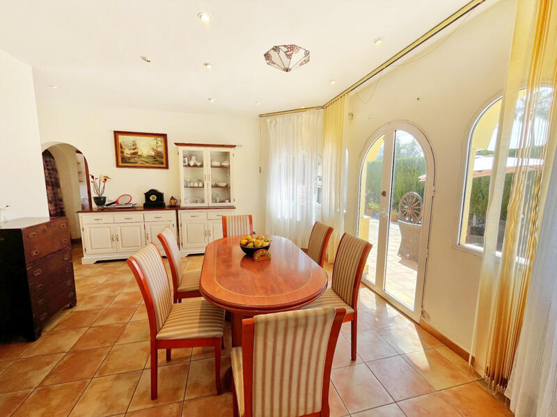 4 bedroom Villa for sale